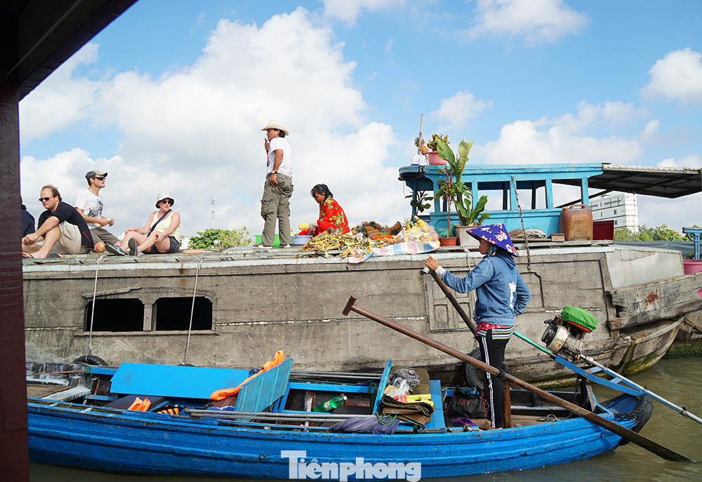 Chợ nổi Cái Răng-Cần Thơ tấp nập khách du lịch ngày đầu năm ảnh 11