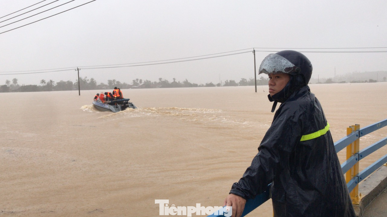 Nhiều nơi ở Khánh Hoà ngập lụt sau bão số 12 ảnh 1