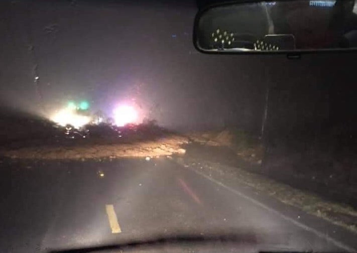 Đèo Khánh Lê sạt lở, đường quốc lộ nối Đà Lạt - Nha Trang bị ách tắc ảnh 1