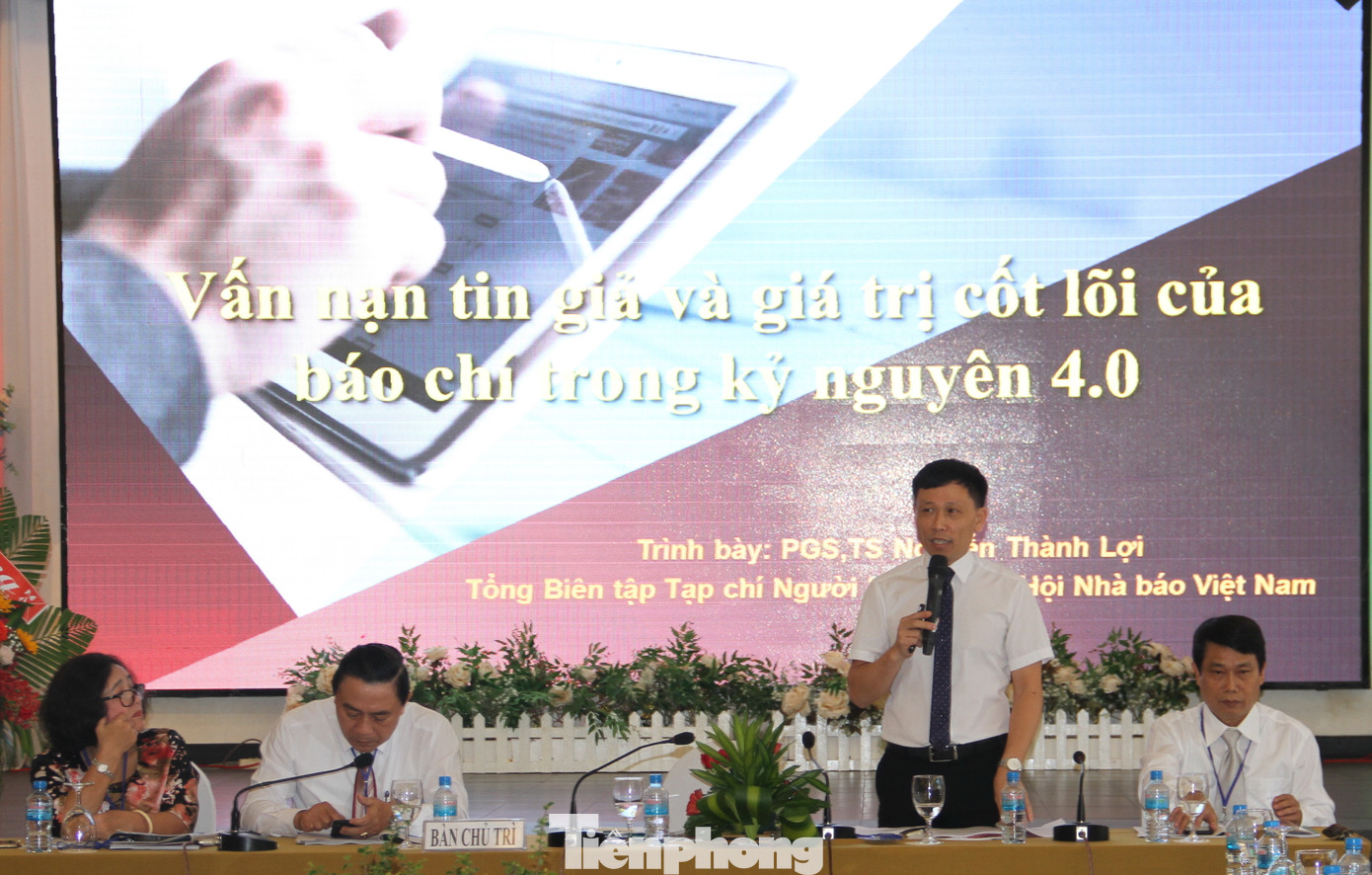 Phải tăng mức phạt người đưa 'tin giả' trên mạng xã hội ảnh 2