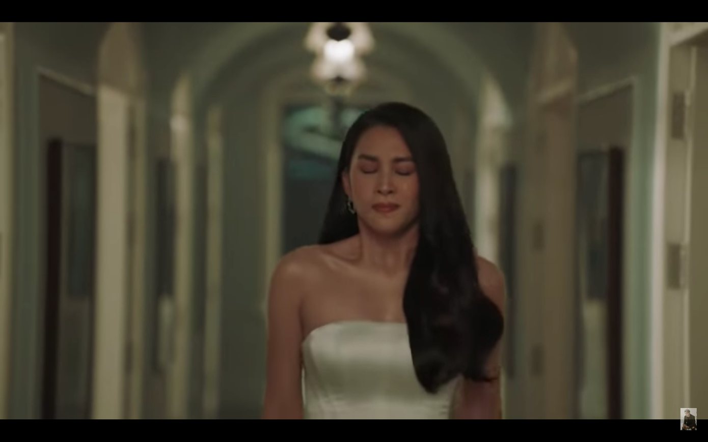 Hoa hậu Tiểu Vy nhận nhiều lời khen khi diễn xuất cực 'ngọt' trong MV mới của Erik ảnh 4