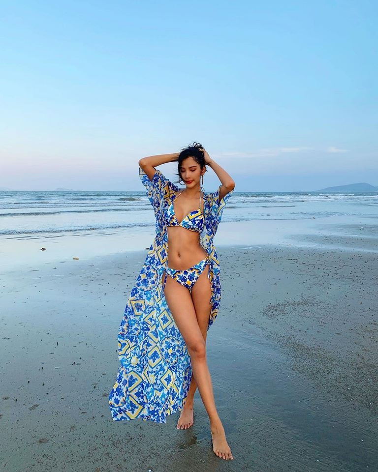 Diễm Hương dịu dàng với áo bà ba, Lan Khuê lấp ló vòng 1 gợi cảm ảnh 11