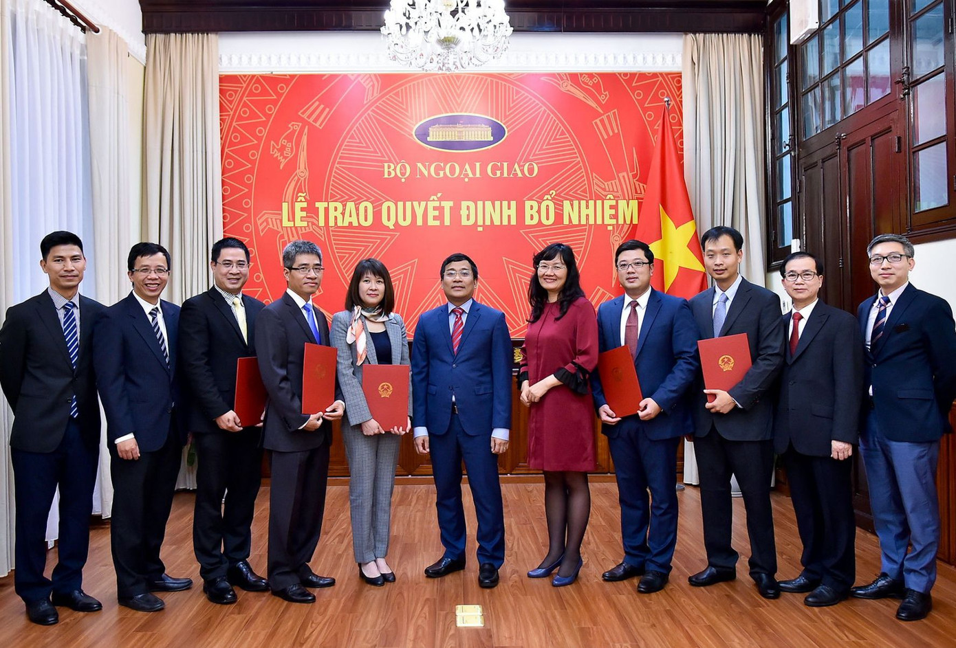 Bổ nhiệm nhân sự Văn phòng Quốc hội, Bộ Ngoại giao ảnh 1