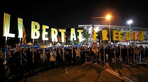 Real chia điểm với Barca ảnh 1