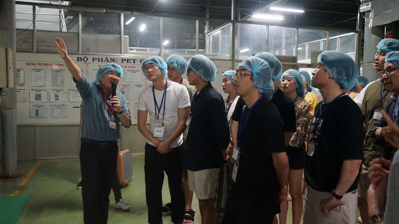 Những trải nghiệm thú vị của sinh viên ĐH Bukyoung Hàn Quốc tại Tân Hiệp Phát ảnh 1