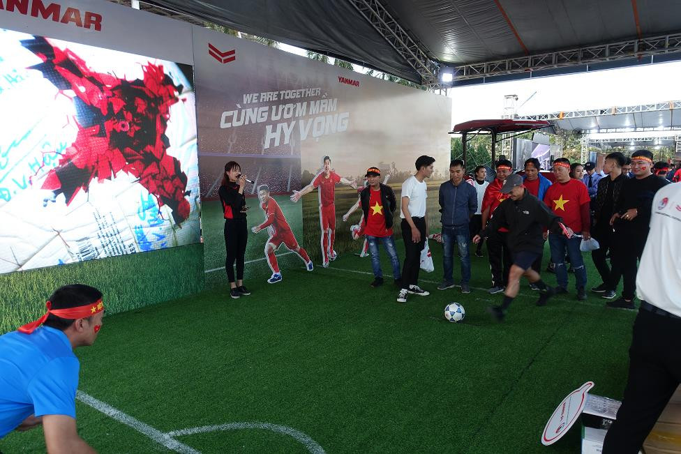 Yanmar mở gian hàng nhà tài trợ cổ vũ bóng đá trận đấu Việt Nam - Thái Lan ảnh 2