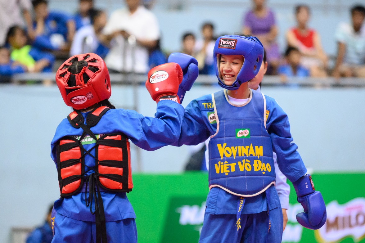 Qua năm mới, bố mẹ hãy cùng con bỏ điện thoại xuống và ra ngoài chơi ảnh 3