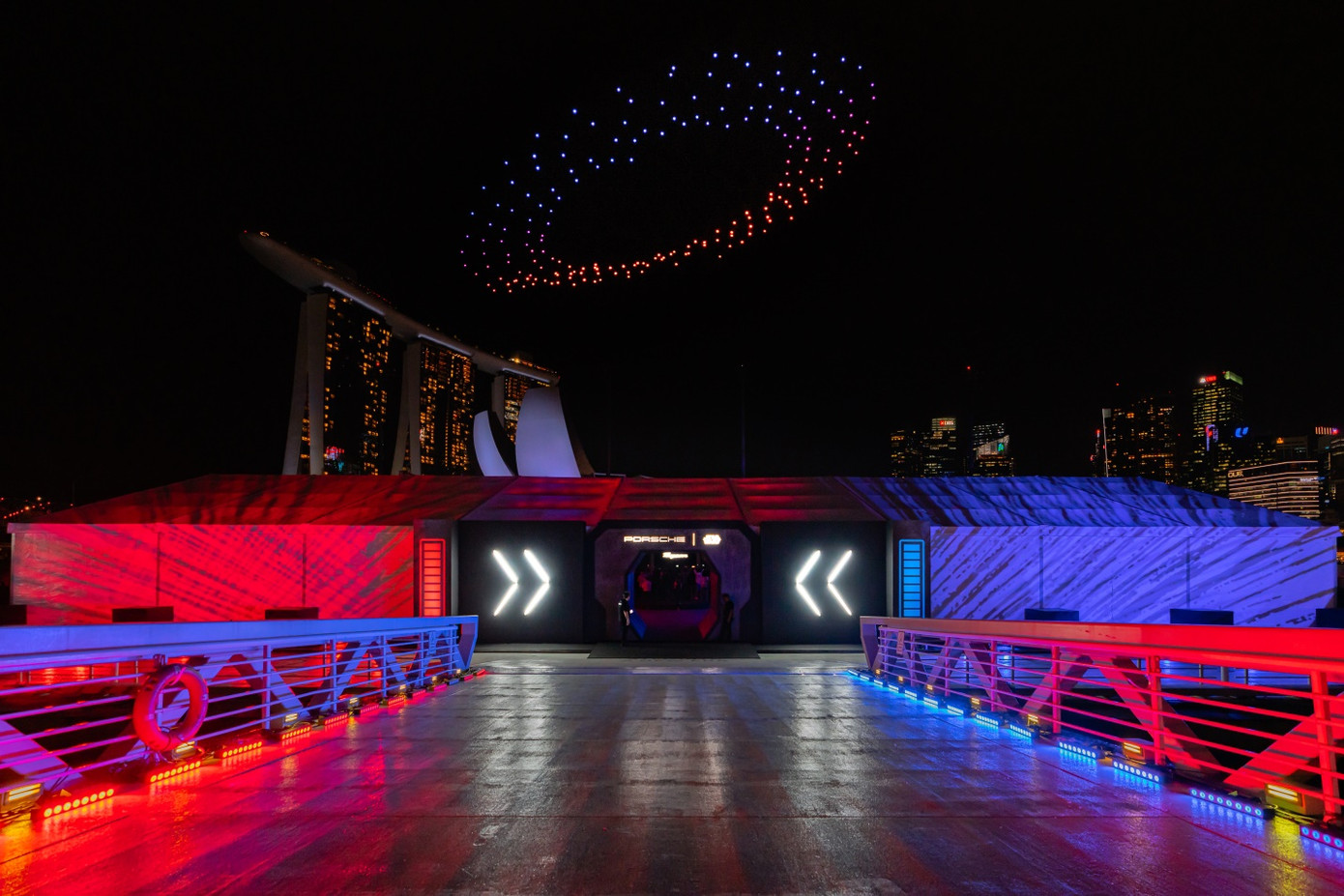 Thanh Hằng, Trọng Hiếu tham dự buổi ra mắt dòng xe thuần điện Porsche Taycan ảnh 2