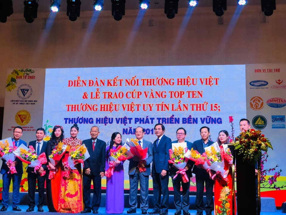 Pymepharco nhận Cúp Vàng Top 10 'Thương hiệu Việt uy tín lần thứ 15' ảnh 2