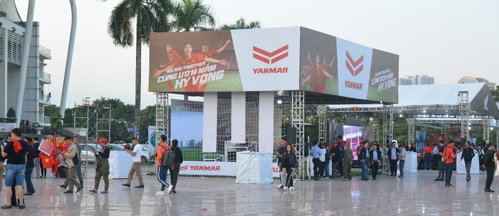 Yanmar mở gian hàng nhà tài trợ cổ vũ bóng đá trận đấu Việt Nam - Thái Lan ảnh 1
