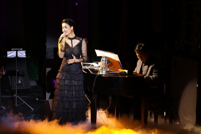 “Giáng sinh an lành” tại Corona Phú Quốc: Thu Phương sẽ biểu diễn bên gia đình ảnh 4