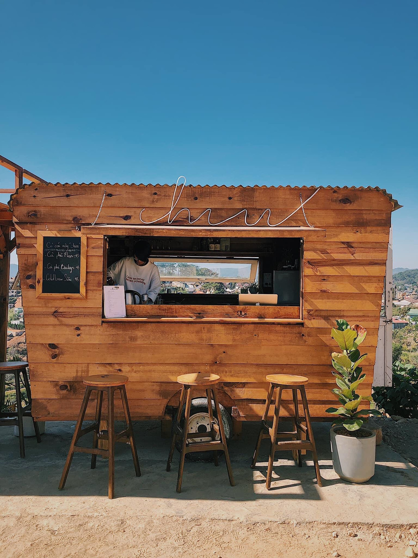 Những quán cà phê chất lừ nhất định bạn phải tới khi ghé thăm Đà Lạt ảnh 16