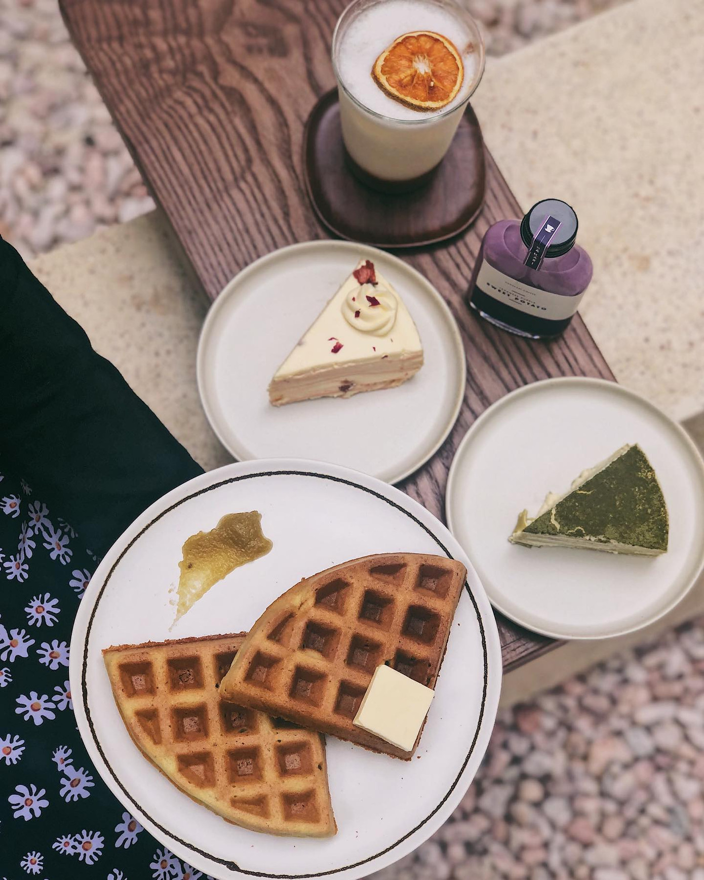 Ai nói tận hưởng buổi sáng ở Sài Gòn chỉ có đi cà phê cóc mới là “đúng điệu”? ảnh 2