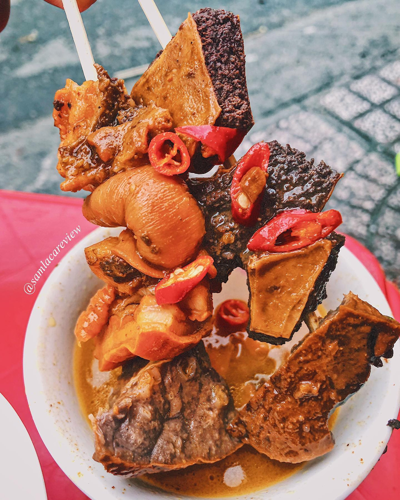 Hẹn hò Sài Gòn: Măm măm sườn cây siêu to khổng lồ và phá lấu ngon nhất Quận 1 ảnh 5