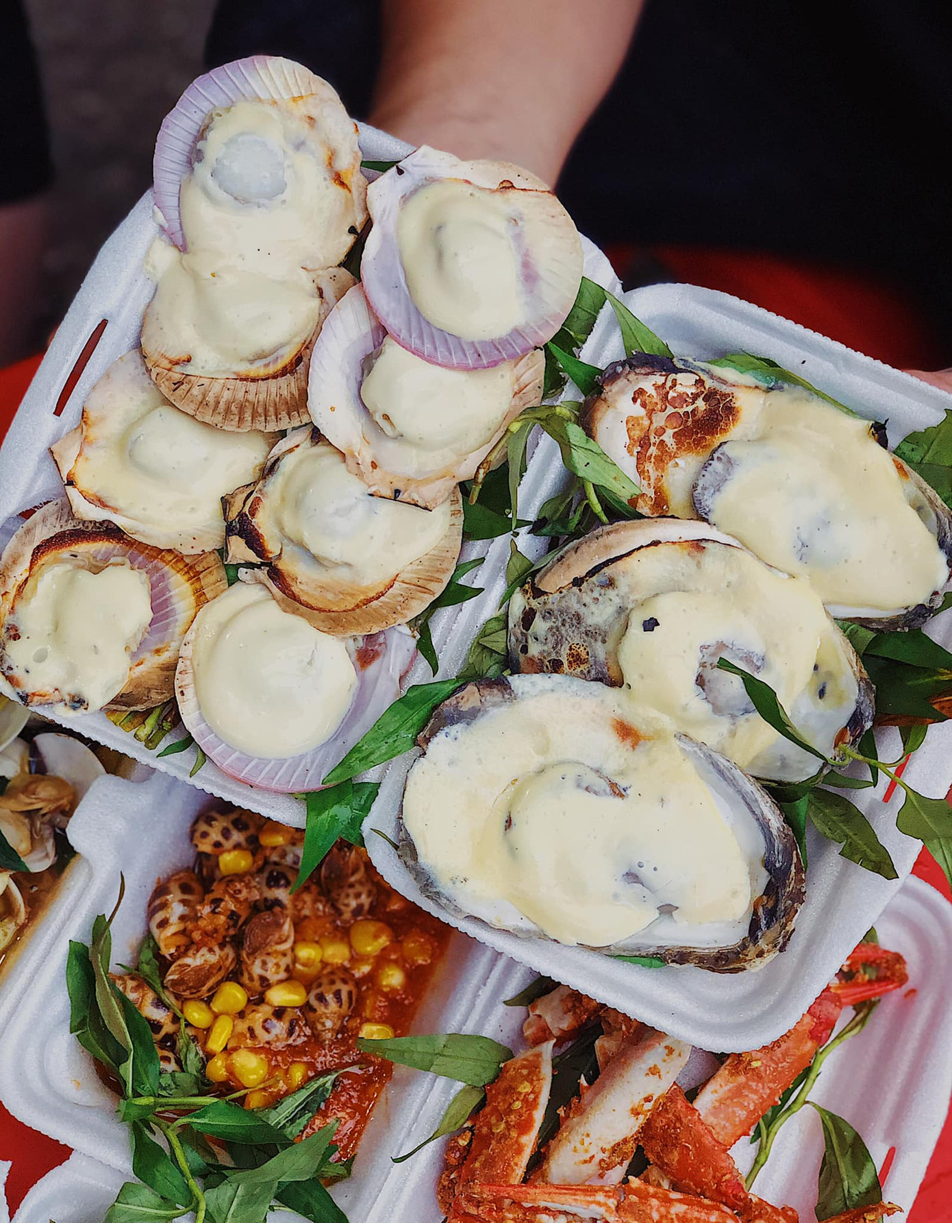 Giờ ăn đến rồi: Chảo gà phô mai siêu tan chảy “đọ sắc” cùng thiên đường ốc nướng phô mai ảnh 5