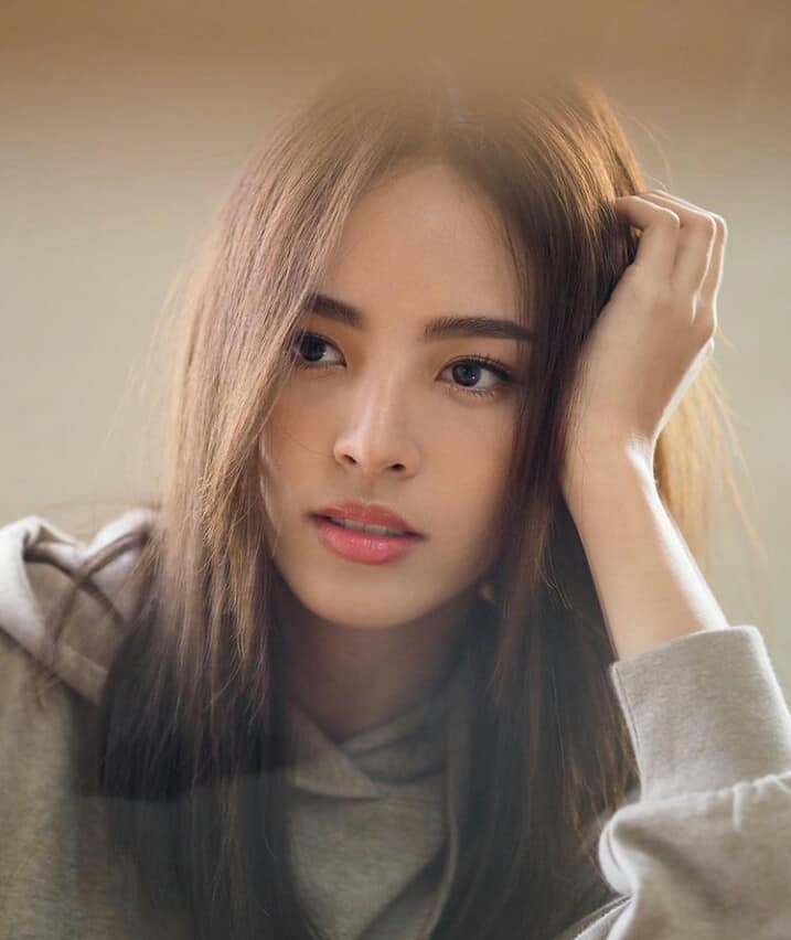 Em ạ, ai rồi cũng phải trải qua những giây phút đáng nhớ như thế - Ảnh: Phim NangEye Nếu một ngày bị cả thế giới quay lưng, em sẽ làm gì để sinh tồn trong “tâm bão“? ảnh 1