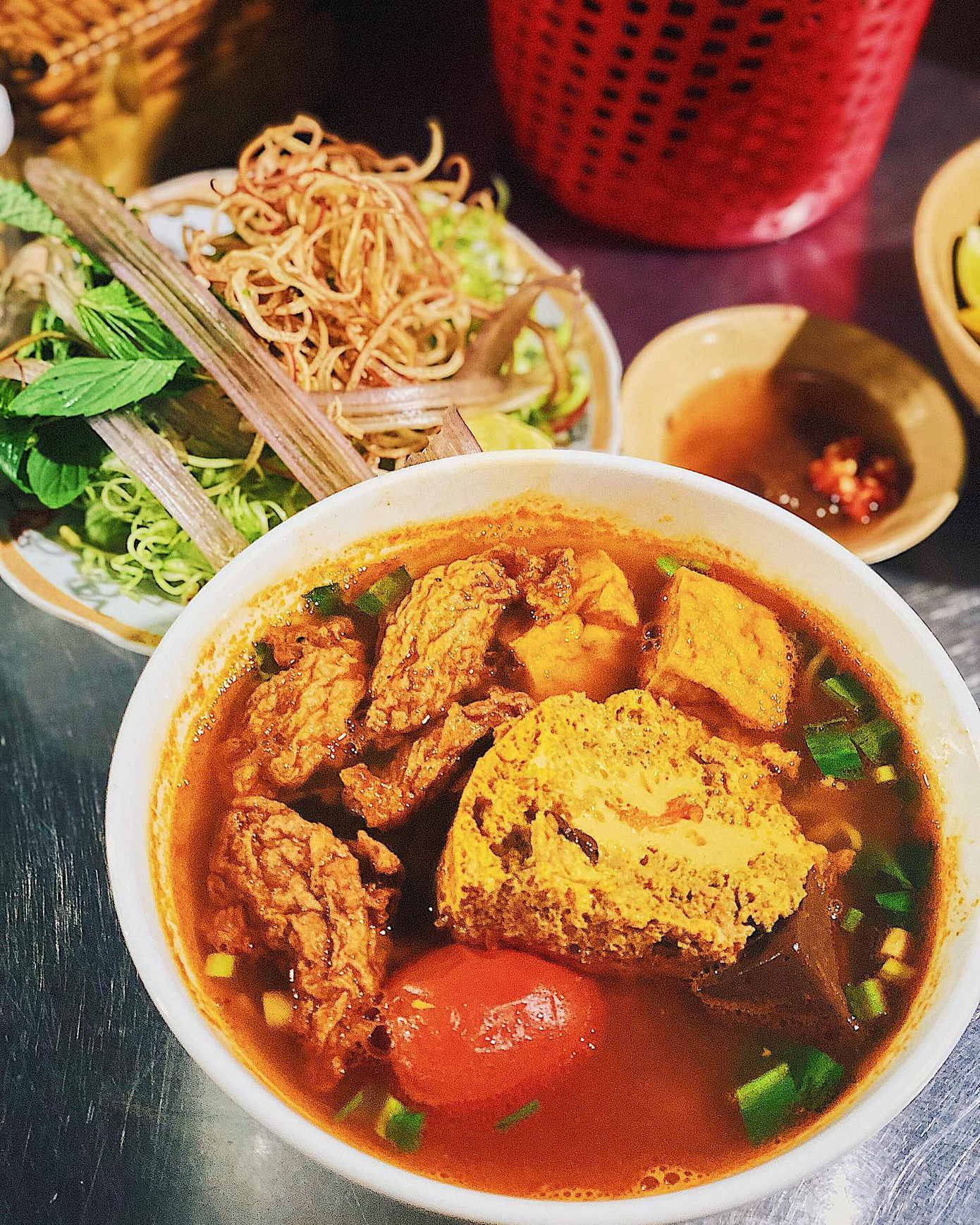 Thực đơn ăn sáng, ăn xế phủ phê: Bánh ướt, bánh cuốn ngon-bổ-rẻ và bún riêu đầy ắp topping ảnh 8