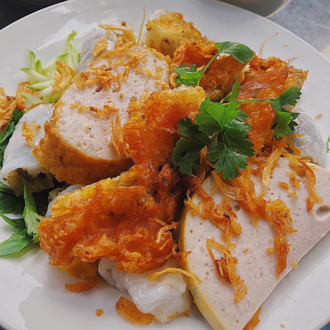 Thực đơn ăn sáng, ăn xế phủ phê: Bánh ướt, bánh cuốn ngon-bổ-rẻ và bún riêu đầy ắp topping ảnh 1