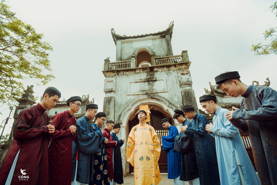 Trầm trồ trước vẻ đẹp của cổ phục Việt Nam trong bộ ảnh kỷ yếu của teen 12 Nam Định ảnh 2