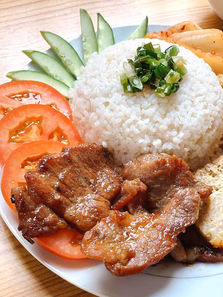 Cùng nhâm nhi thực đơn Á - Âu giá dễ chịu, không gian lại “chill” chẳng điểm gì chê ảnh 3