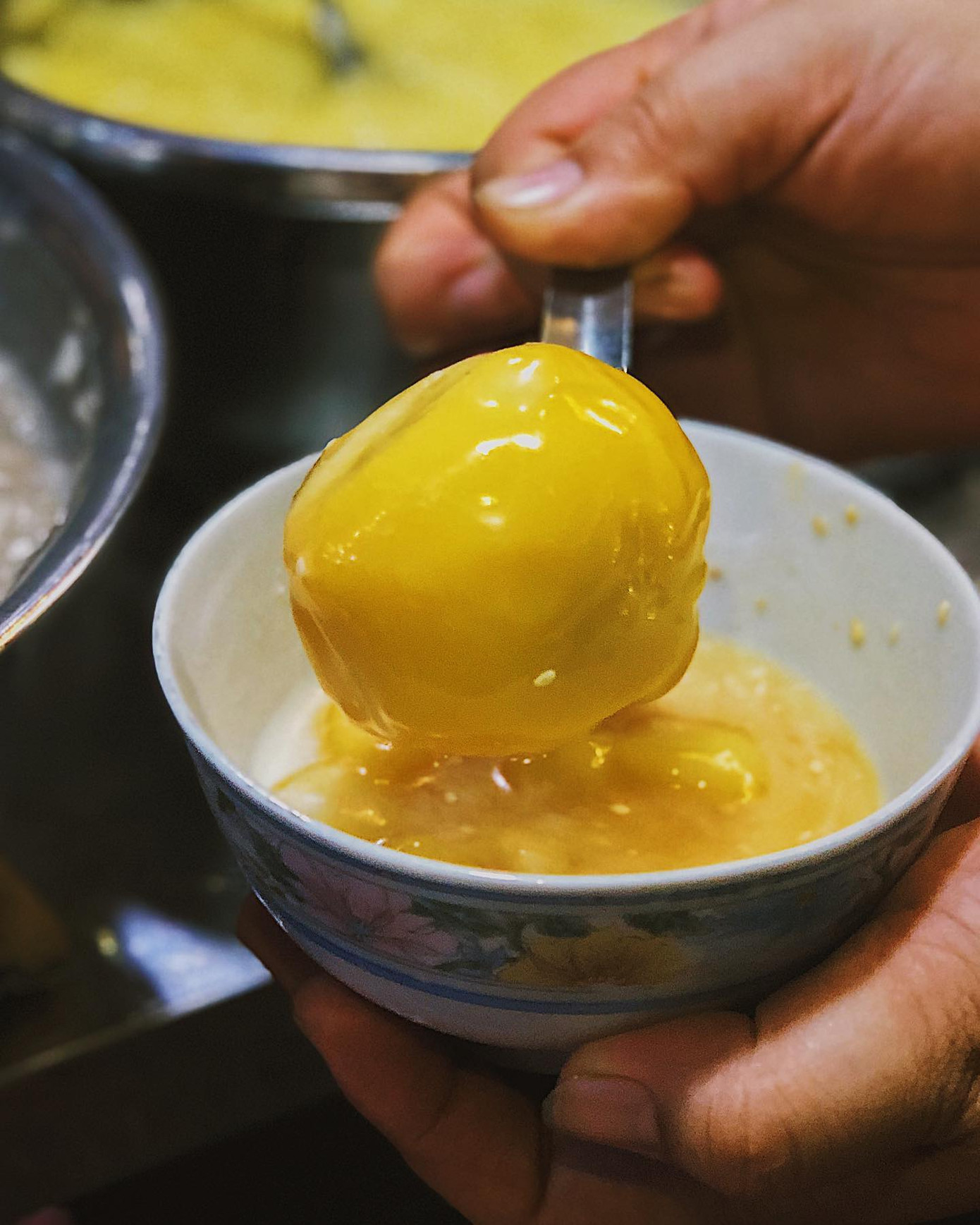 Hẹn hò Sài Gòn: “Đột kích” hàng chè miền Tây hơn 40 năm tuổi và tiệm trái cây bốn mùa ảnh 5