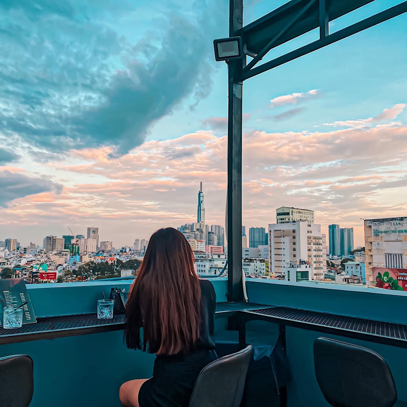 Hẹn hò cuối tuần: Café dành cho fangirl Hà Anh Tuấn hay café rooftop ngắm mây trời? ảnh 7