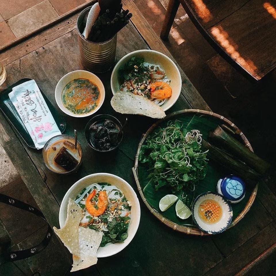 Cà phê vintage mô phỏng Hội An mộng mơ trong khu chung cư “sống ảo” nhất Sài Gòn ảnh 6