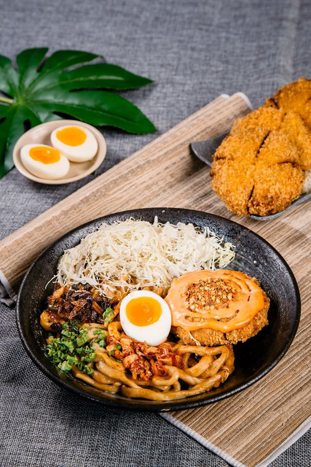 Trưa nay ăn gì Sài Gòn: Đổi vị với thực đơn món lạ, quán cũng... lạ luôn! ảnh 7