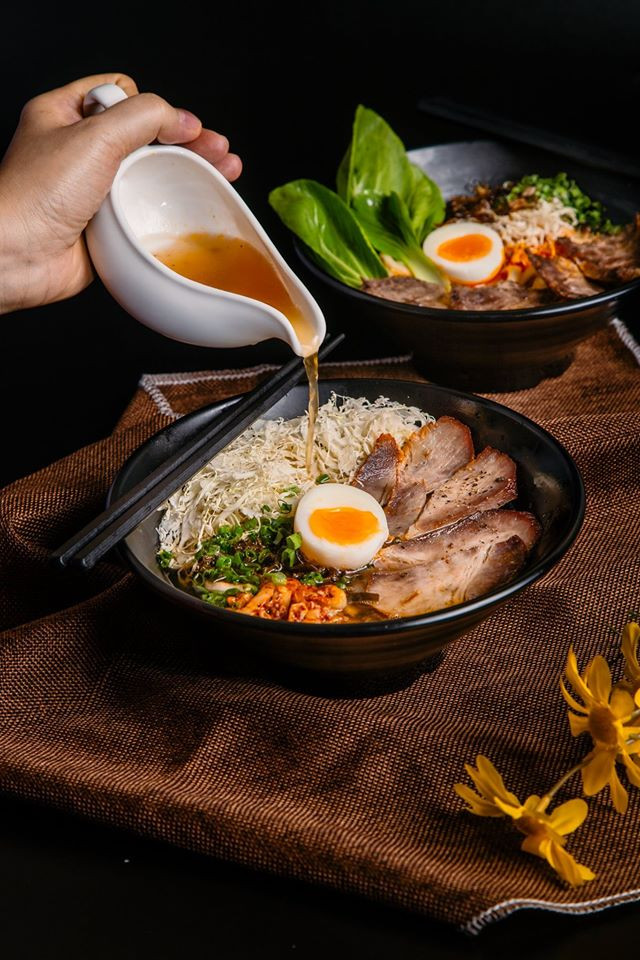 Trưa nay ăn gì Sài Gòn: Đổi vị với thực đơn món lạ, quán cũng... lạ luôn! ảnh 9