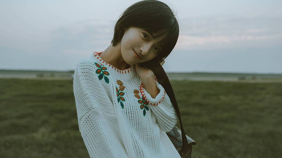 Em có thể bình tĩnh đi qua những tổn thương mà không cần phải cố tỏ ra mạnh mẽ ảnh 2