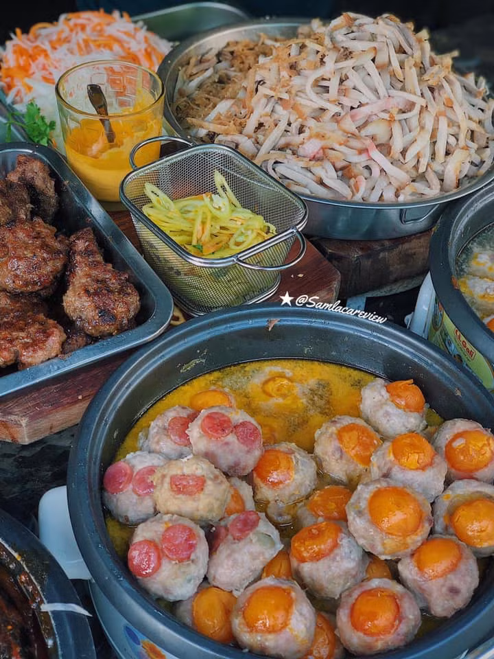 Góc hẹn hò: Sài Gòn mời bạn ăn sáng, uống cà phê theo phong cách hoài cổ ảnh 2