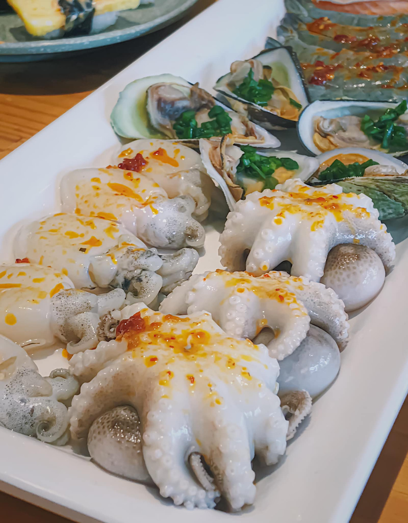 Bạn chọn ăn hải sản “hạt dẻ” vỉa hè hay hải sản kiểu buffet “chanh xả”? ảnh 7