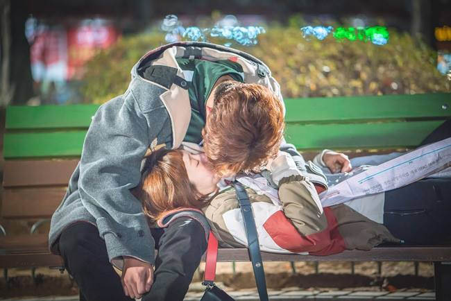 Người ta vẫn nói “Yêu nhau thì đừng có khoe lên mạng, không lại trách thiên hạ lắm điều” ảnh 1