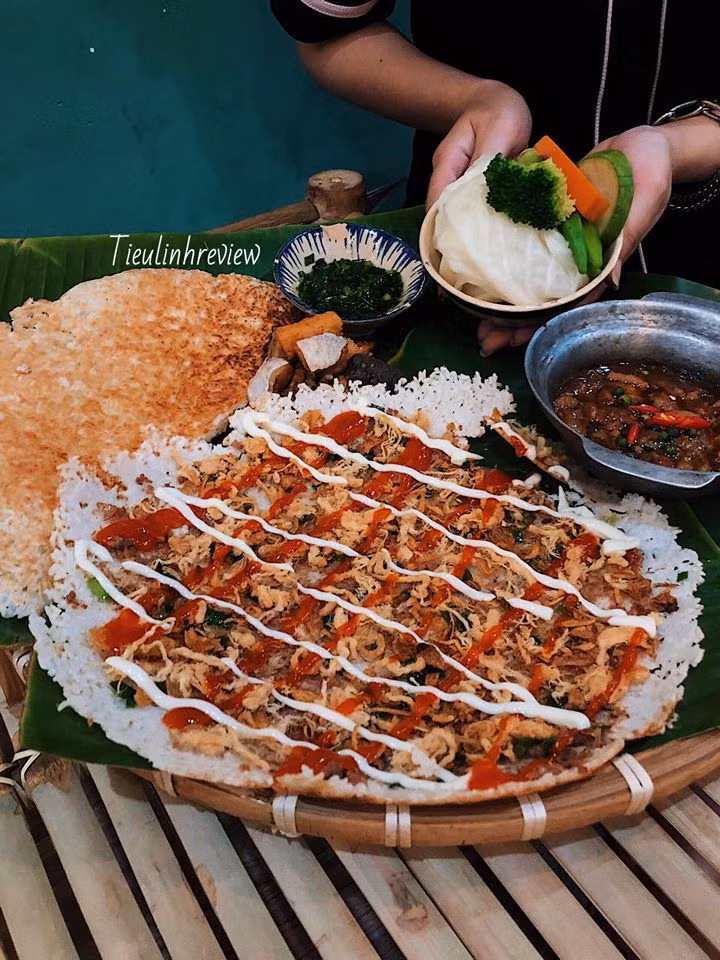 Ăn sập Sài Gòn: Bánh mì xíu mại hay cơm cháy kho quẹt? Hay là… cả hai? ảnh 4