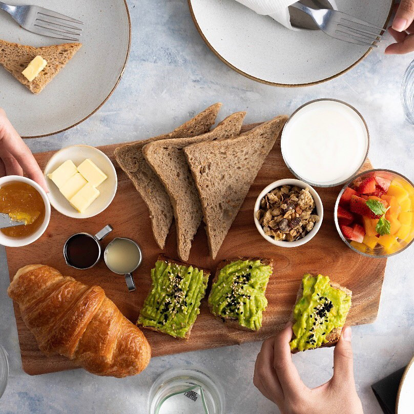 Quán cà phê giữa lòng Sài Gòn khiến bạn cảm giác như đang ở giữa mùa Thu châu Âu ảnh 4