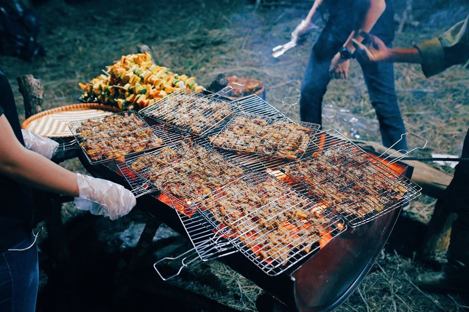 Và không thể thiếu tiệc nướng - Ảnh: Trần Đức Thi Có một góc Đà Lạt rất chill, cực phù hợp cho những buổi cắm trại cùng hội cạ cứng ảnh 8