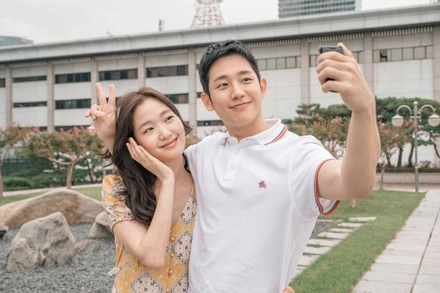 Hãy thắp sáng một ngọn lửa trong trái tim mình - Ảnh: Phim Tune In For Love Đừng yêu theo cách mà người khác vẫn yêu, vì cảm xúc của chúng ta vốn không ai giống ai cả ảnh 3