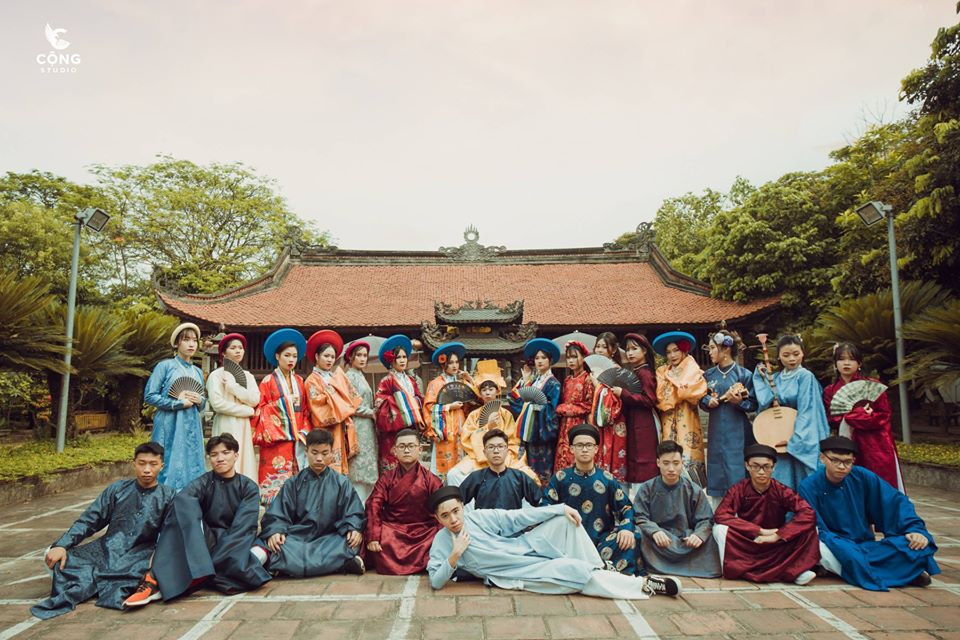 Trầm trồ trước vẻ đẹp của cổ phục Việt Nam trong bộ ảnh kỷ yếu của teen 12 Nam Định ảnh 1