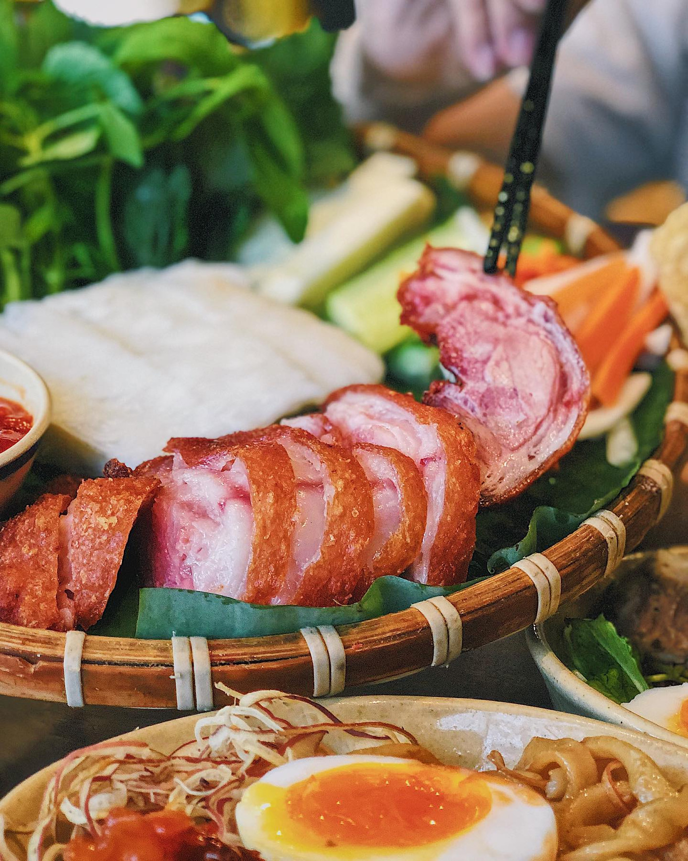 Hẹn hò Sài Gòn: Măm măm sườn cây siêu to khổng lồ và phá lấu ngon nhất Quận 1 ảnh 1