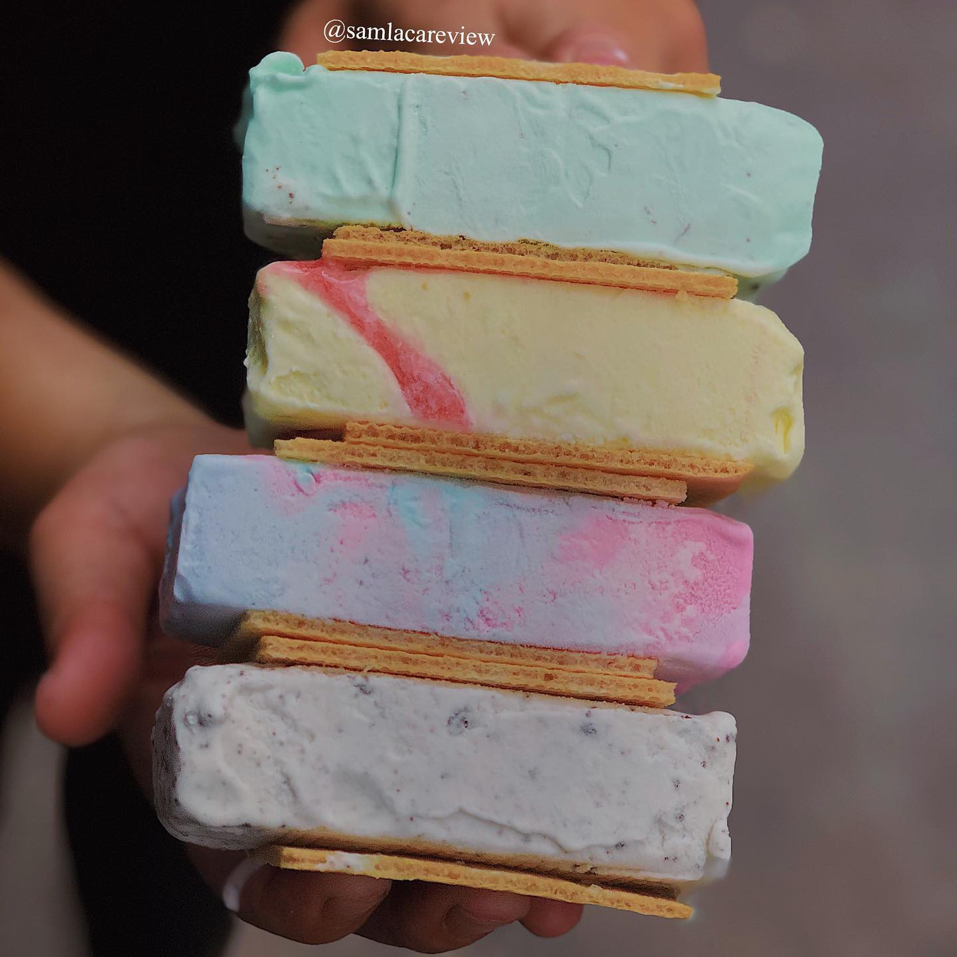 Sài Gòn Hẻm: Cuộc hẹn cuối tuần tươi mát với bánh kẹp kem tuổi thơ và trà chanh vàng ảnh 3