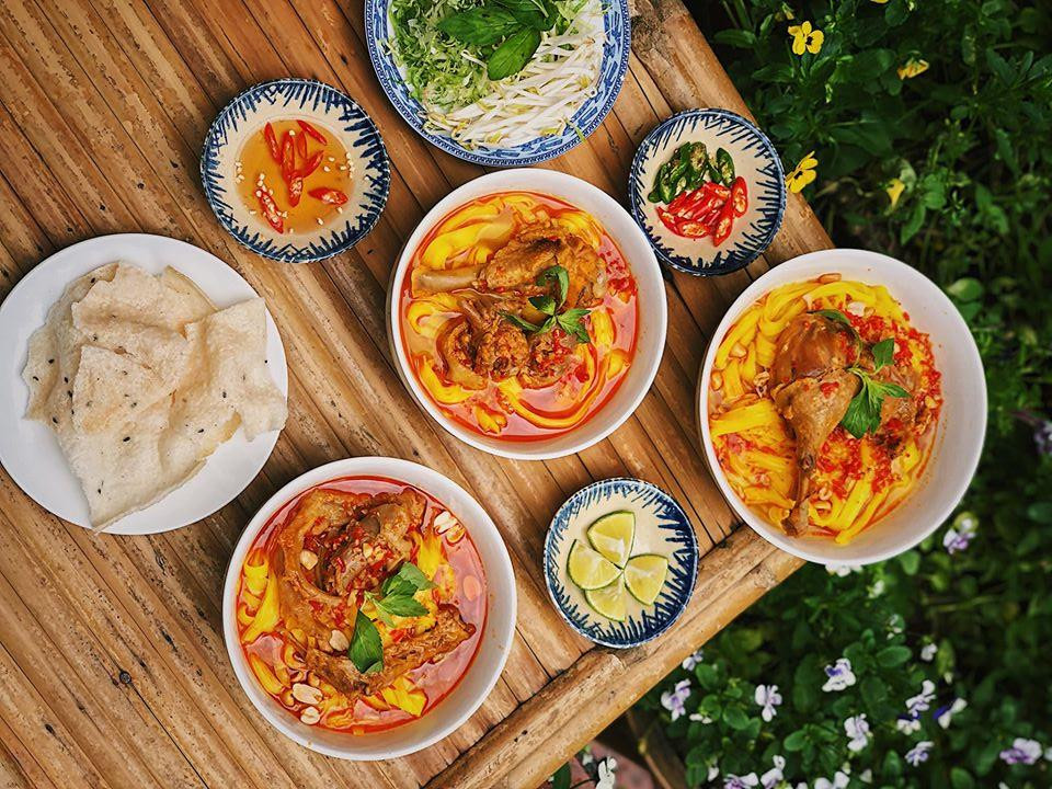 Lên Đà Lạt ăn gì cho ấm bụng: Lẩu gà lá é, lẩu cua đồng hay mỳ Quảng thơm ngon? ảnh 8