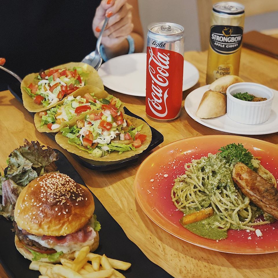 Trưa nay ăn gì Sài Gòn: Đổi vị với thực đơn món lạ, quán cũng... lạ luôn! ảnh 1