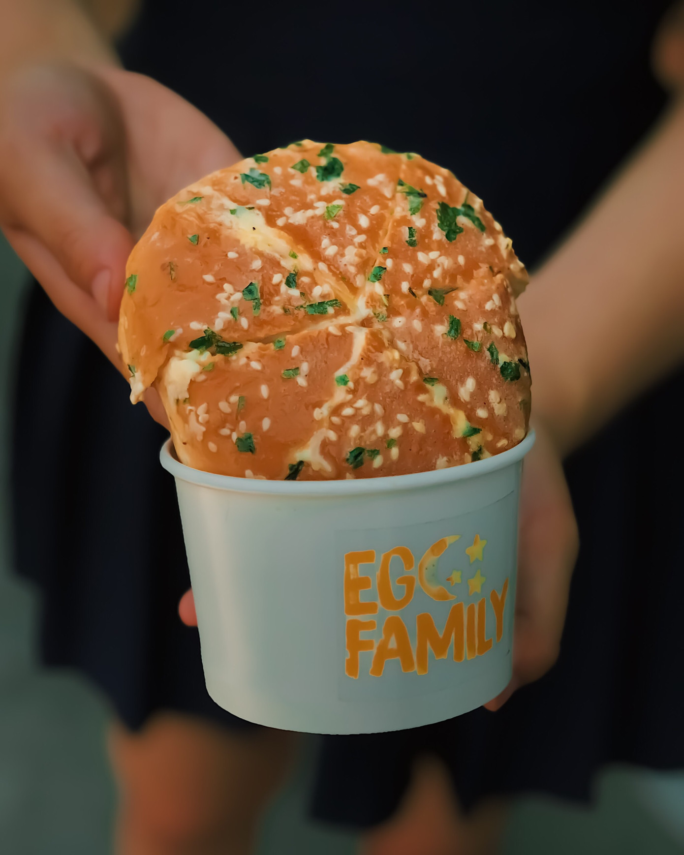 Tan chảy cùng bánh mì sandwich trái cây cream cheese và bánh mì egg drop lạ vị ảnh 8