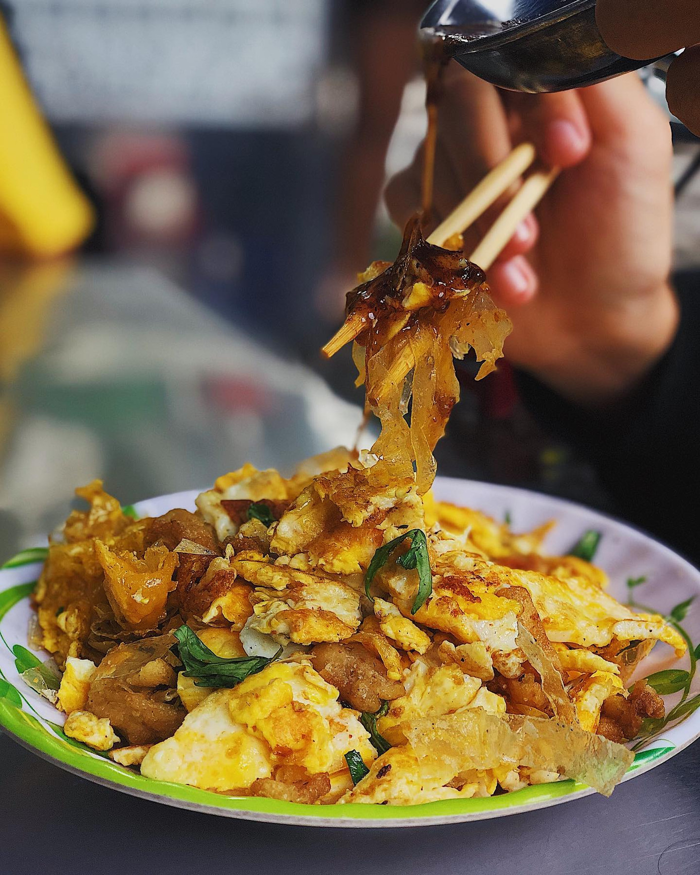 Bánh tráng chiên trứng độc đáo sánh đôi cùng flan màu mè nhất Sài Gòn ảnh 3