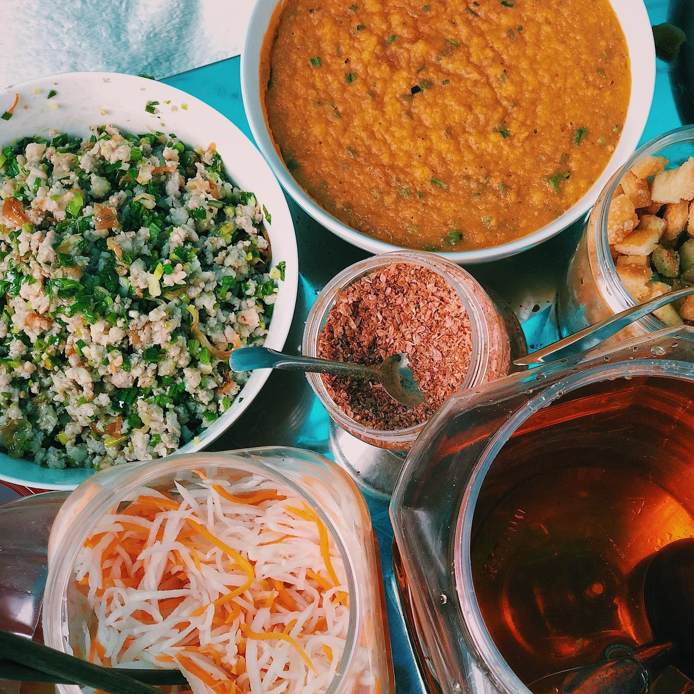 Món ngon Sài Gòn: Bánh bèo ngon xỉu và bánh mì “ngủ gật” thấy là thương ảnh 3