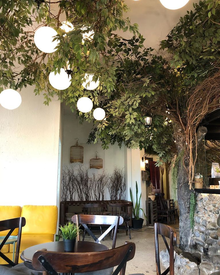 Những tiệm cà phê góc chung cư cũ lãng mạn bất ngờ cho bạn “đi trốn” cùng crush ảnh 9