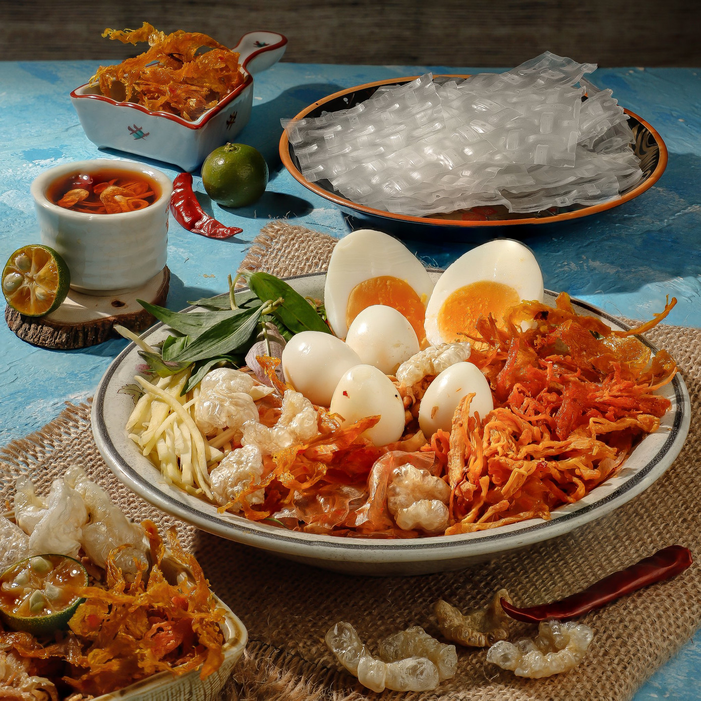 Lót dạ bằng ổ bánh mì xíu mại và phá lấu khìa hay cả siêu thị bánh tráng mix đủ vị? ảnh 6