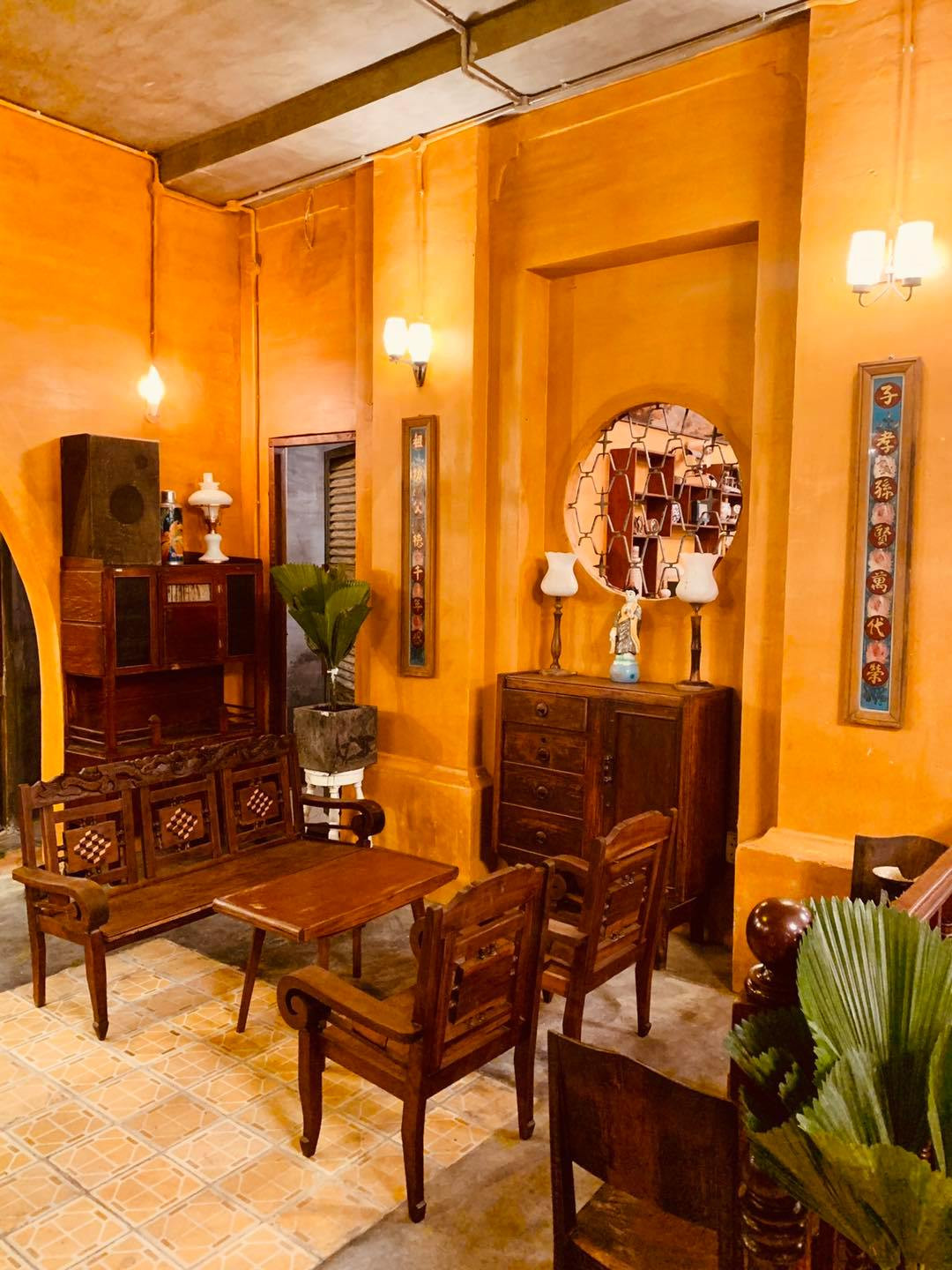 TP.HCM: Những tiệm cà phê vintage, nơi bạn có thể “cosplay” thành “Cô Ba Sài Gòn“ ảnh 5