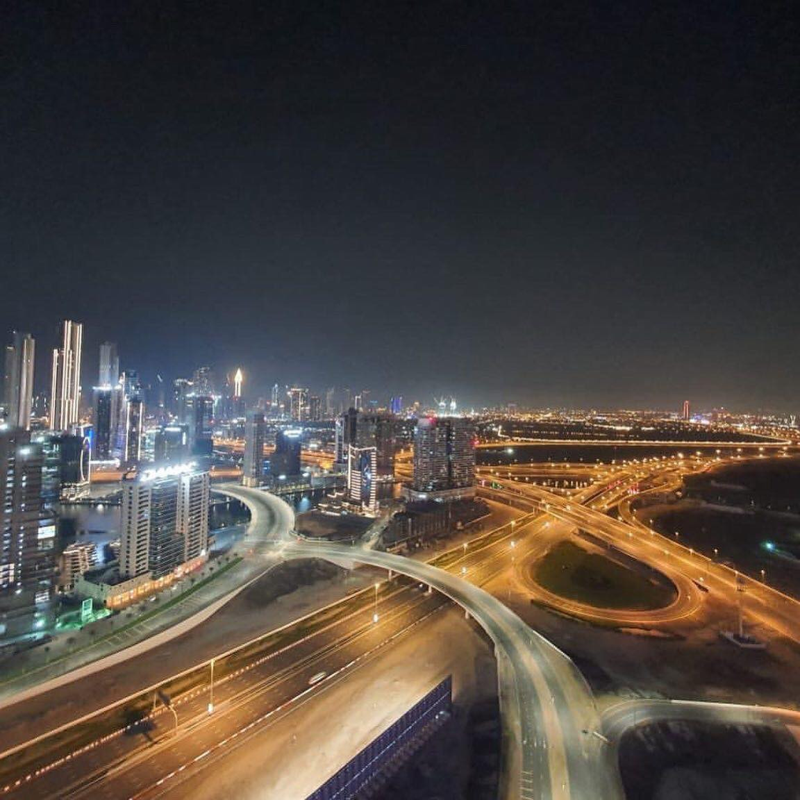 "Thành phố của những tài phiệt" Dubai đã chính thức áp dụng lệnh giới nghiêm ảnh 2