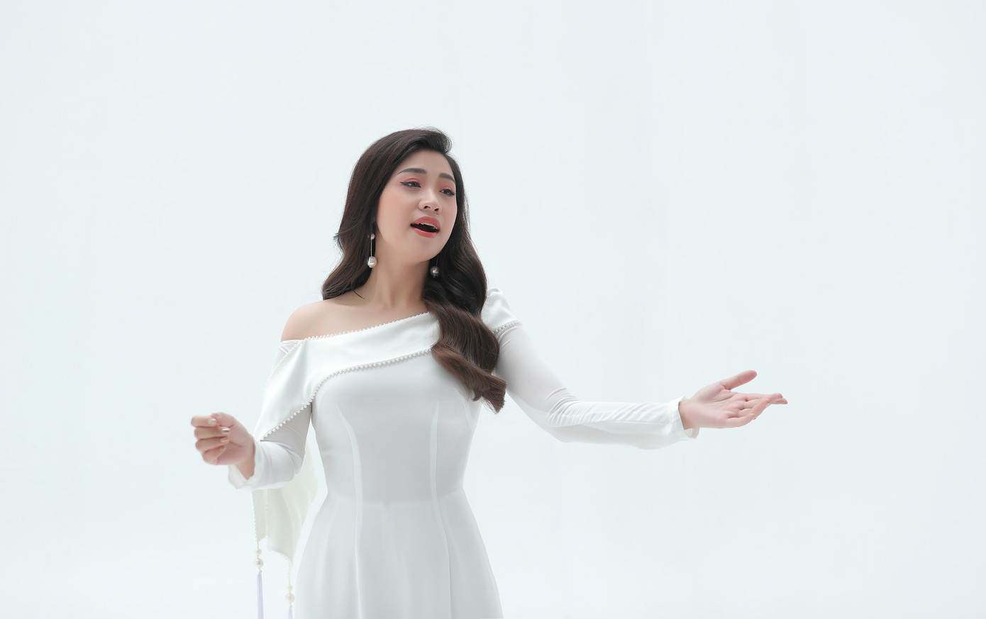 Sao Mai Bích Hồng ra MV tặng mẹ nhân 8/3 ảnh 1